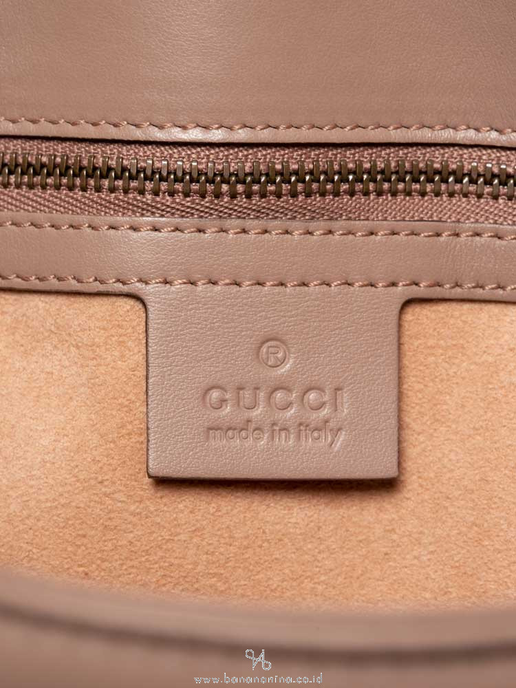 GUCCI GG Marmont Small Flap Bag Nude