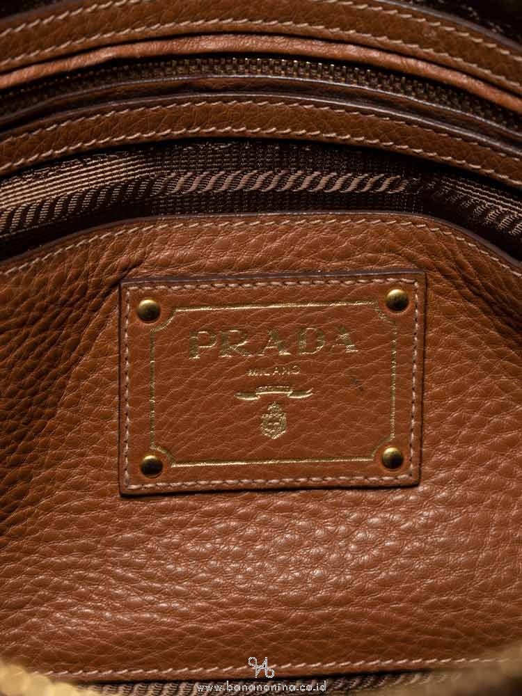 PRADA BL0805 Vitello Daino Leather Zip Brown