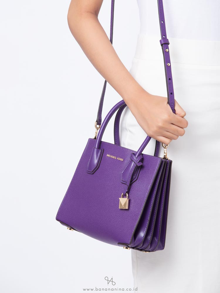 MICHAEL KORS Mercer Leather Medium Messenger Ultra Violet
