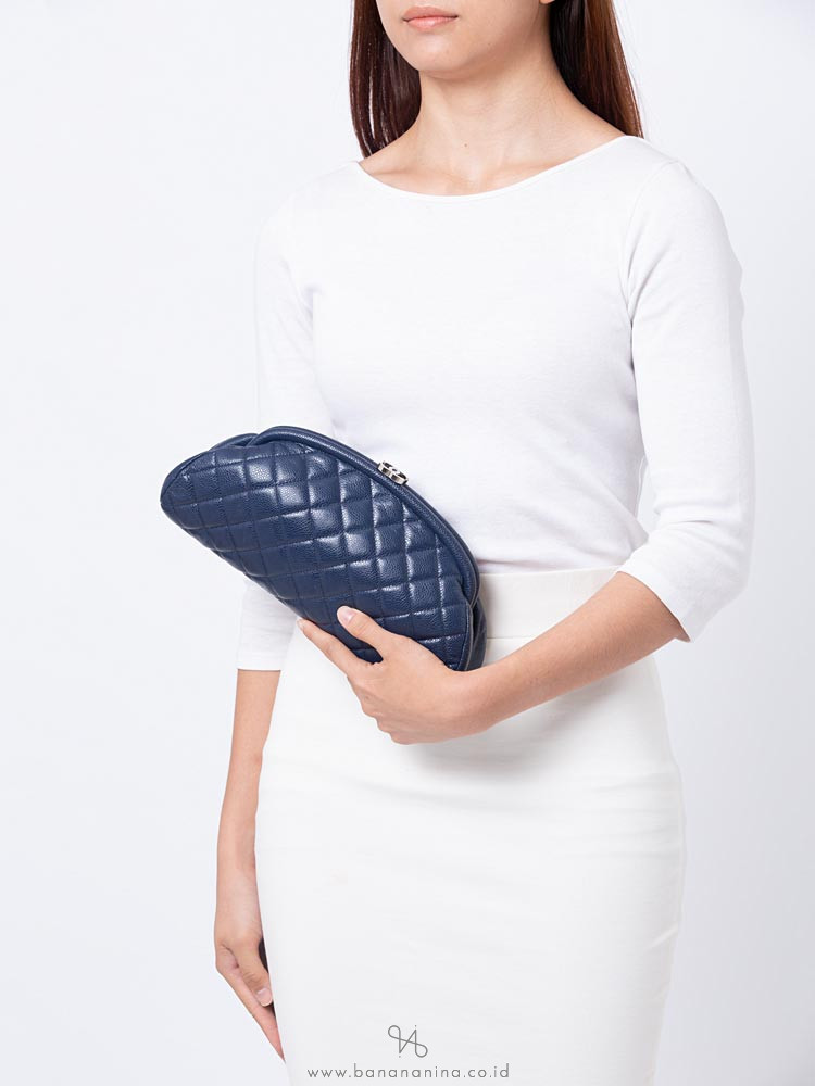 CHANEL Caviar Leather Timeless Clutch Navy