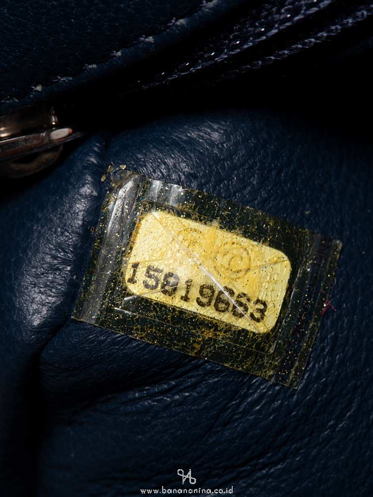 CHANEL Caviar Leather Timeless Clutch Navy