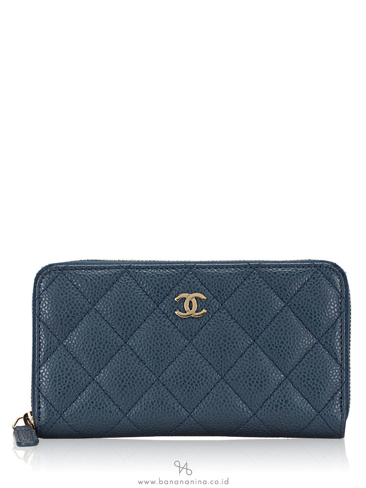 CHANEL Caviar Medium Zip Wallet Blue