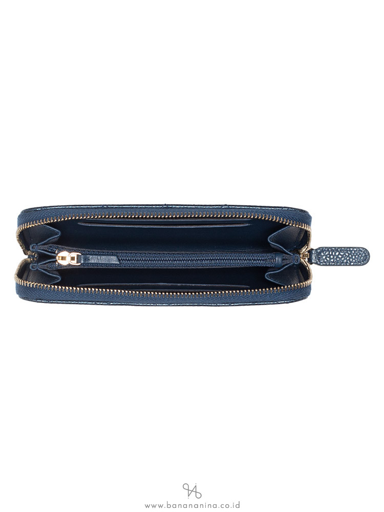 CHANEL Caviar Medium Zip Wallet Blue