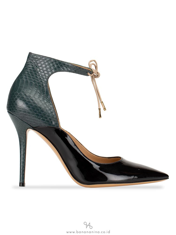 SALVATORE FERRAGAMO Rema Ankle Strap Heels Nero Petrolio Sz 9
