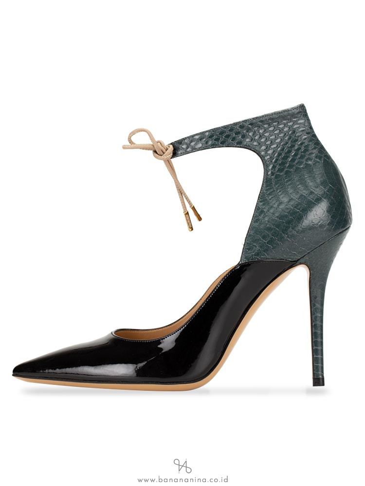 SALVATORE FERRAGAMO Rema Ankle Strap Heels Nero Petrolio Sz 9