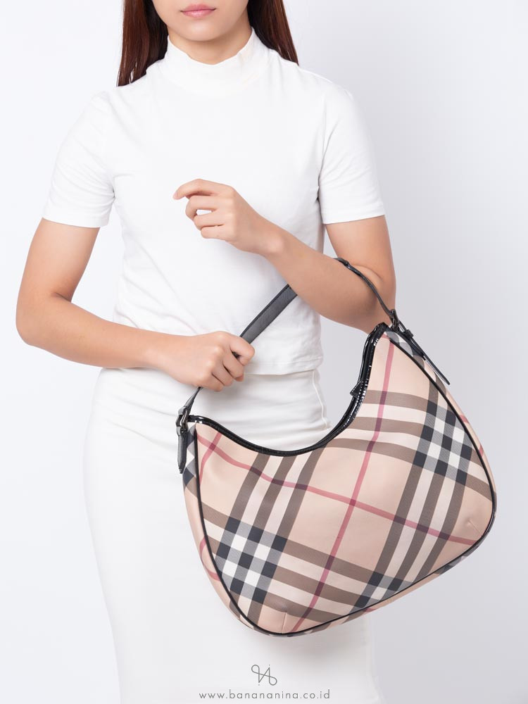 BURBERRY Nova Check Medium Hobo Beige