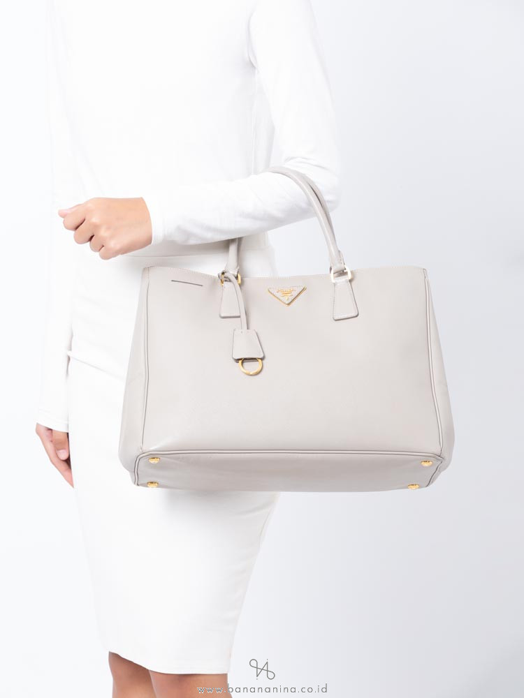 prada bn1844