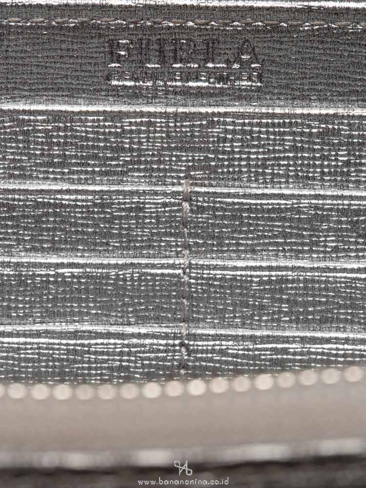 FURLA Classic Leather Continental Wallet Silver