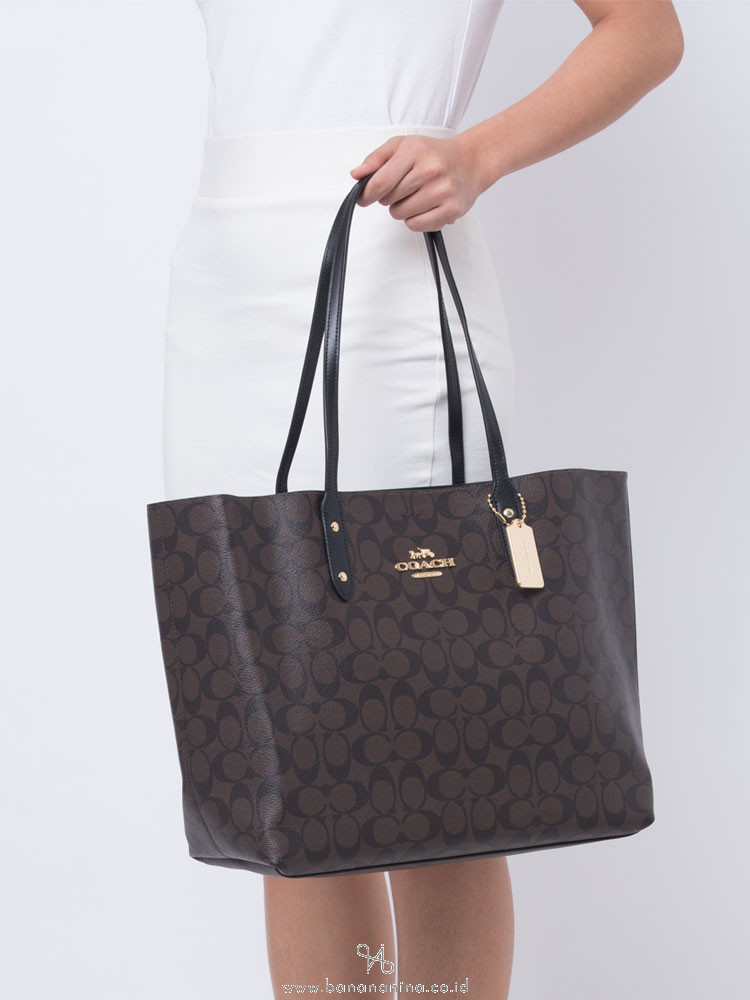 COACH 76636 Signature Town Tote Brown Black