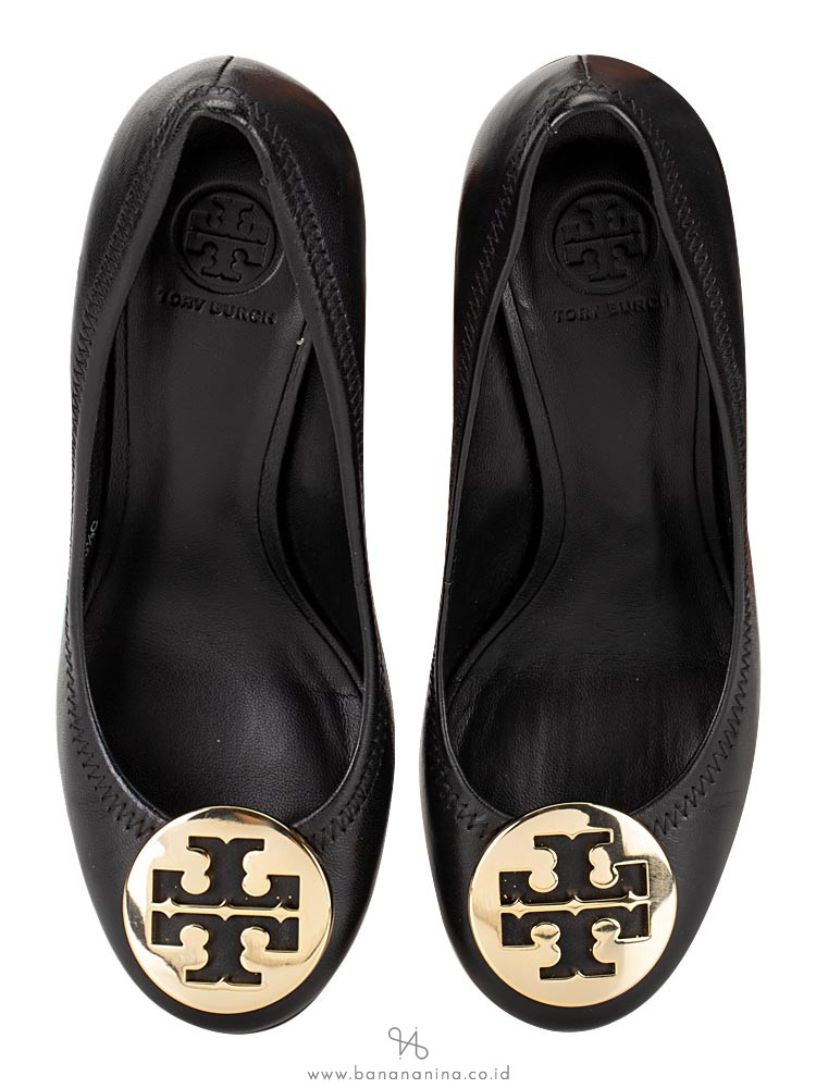 TORY BURCH Sally Wedges Black Gold Logo Sz 5.5