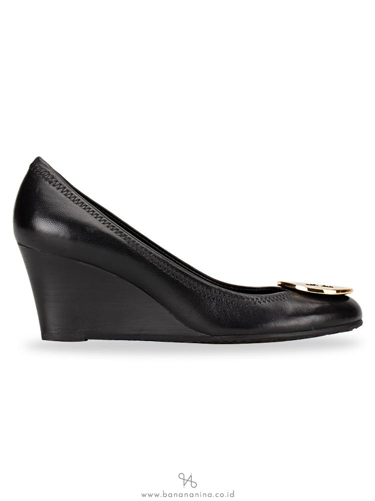 TORY BURCH Sally Wedges Black Gold Logo Sz 5.5