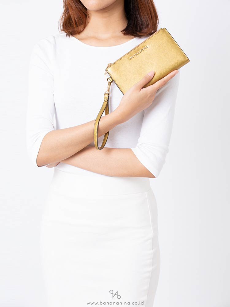 MICHAEL KORS Jet Set Travel Double Zip Wristlet Old Gold