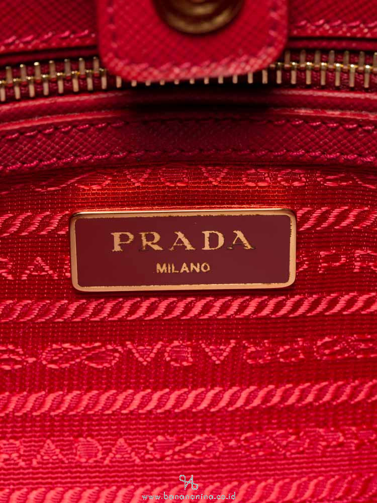 PRADA BN1874 Saffiano Lux Satchel Fuoco