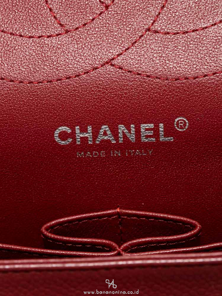CHANEL Caviar Quilted Jumbo Classic Flap Bag Dark Red