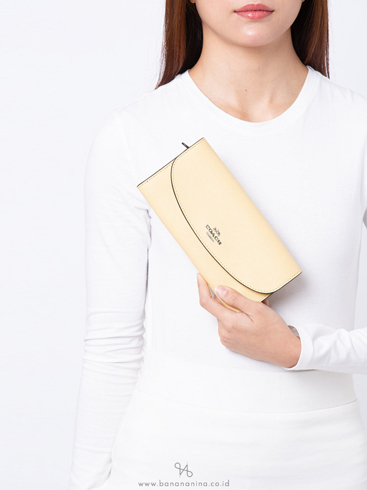 COACH 54009 Crossgrain Leather Slim Envelope Wallet Vanilla