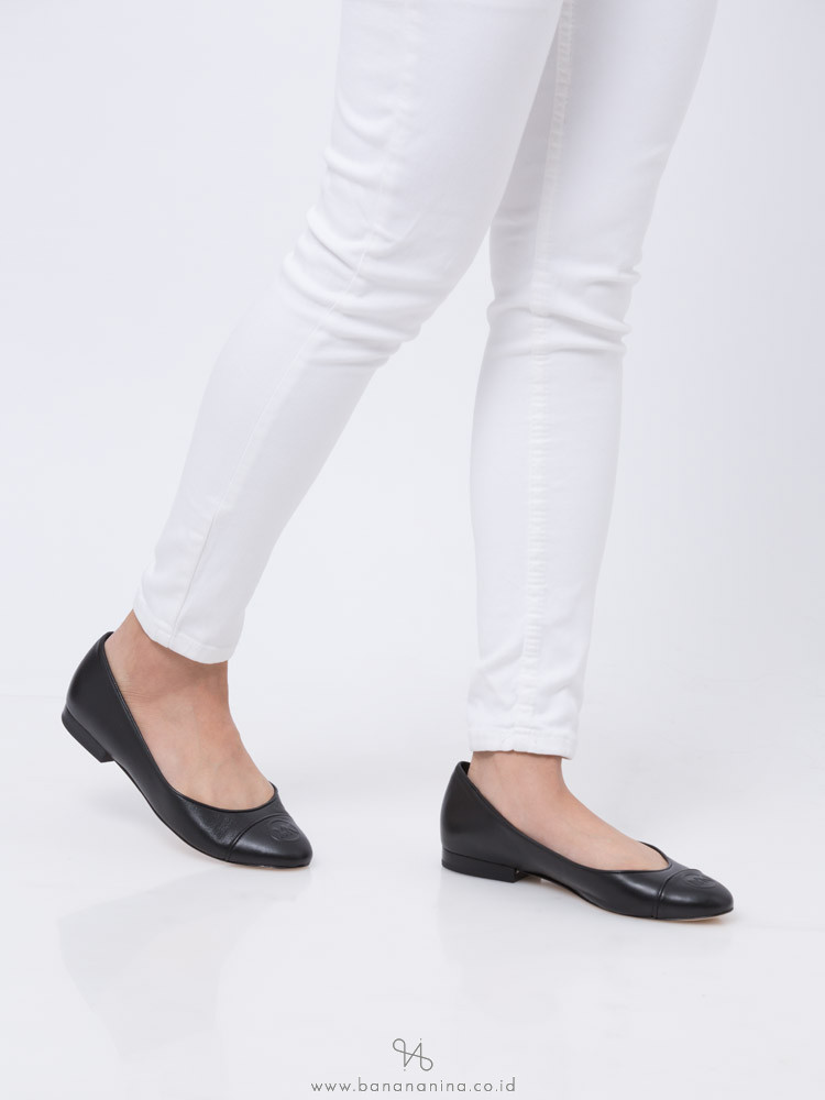 mk ballet flats
