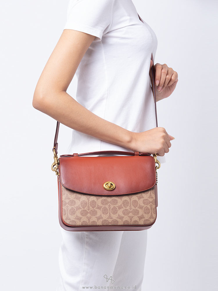 Cassie Crossbody In Signature Canvas 2024 favors