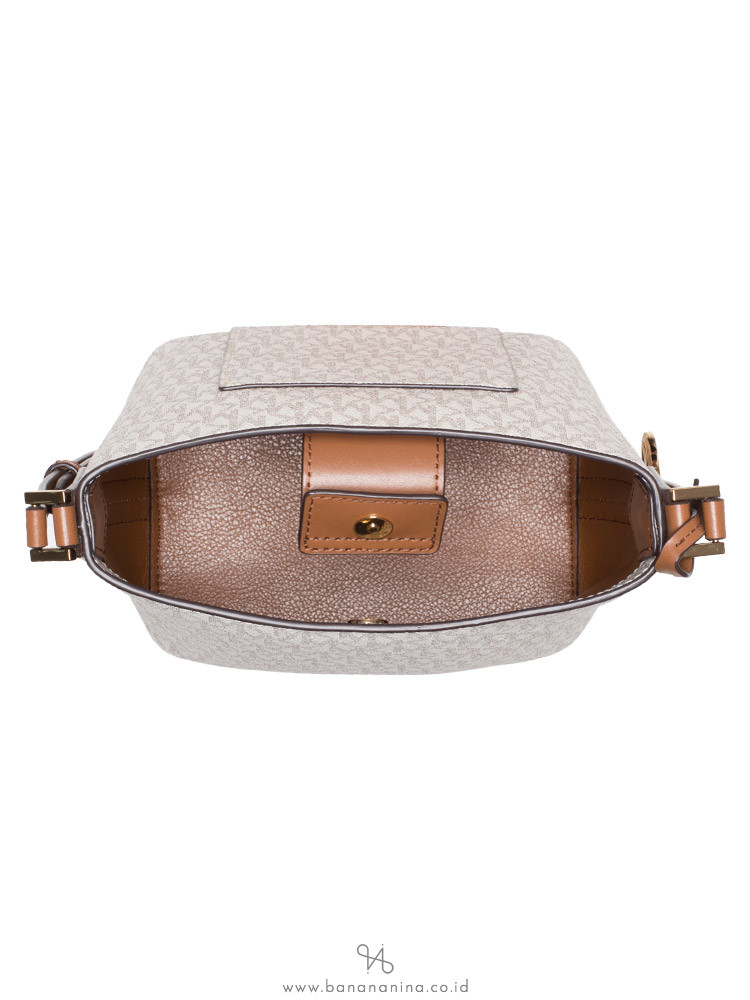 MICHAEL KORS Kimberly Signature Small Bucket Bag Vanilla