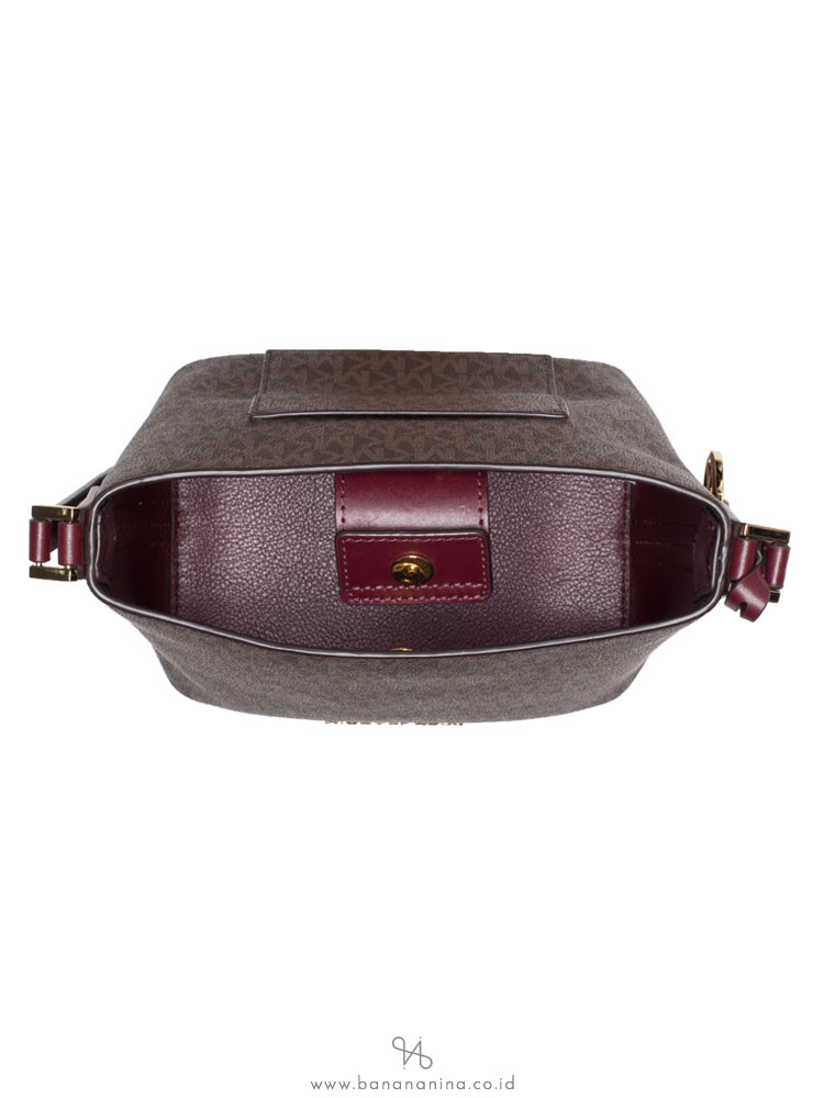 MICHAEL KORS Kimberly Signature Small Bucket Bag Merlot