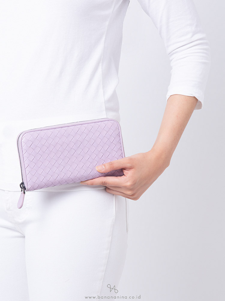 BOTTEGA VENETA Intrecciato Nappa Zip Wallet Oyster Purple