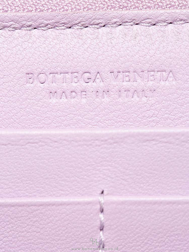 BOTTEGA VENETA Intrecciato Nappa Zip Wallet Oyster Purple