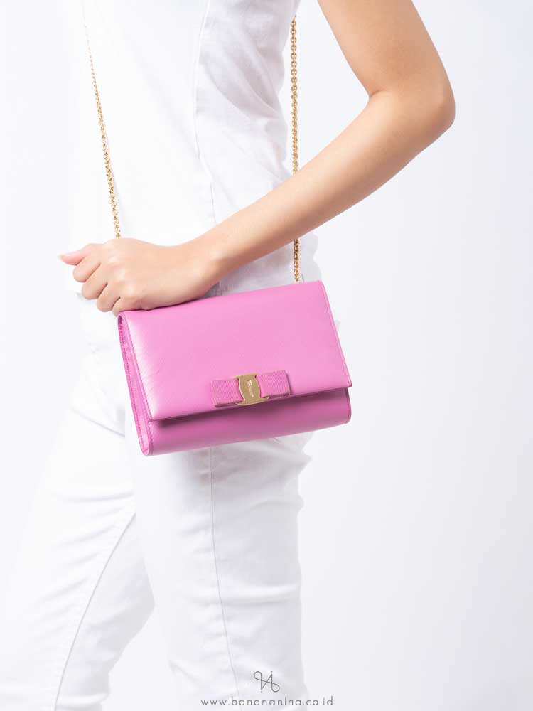 SALVATORE FERRAGAMO Ginny Vara Crossbody Pink