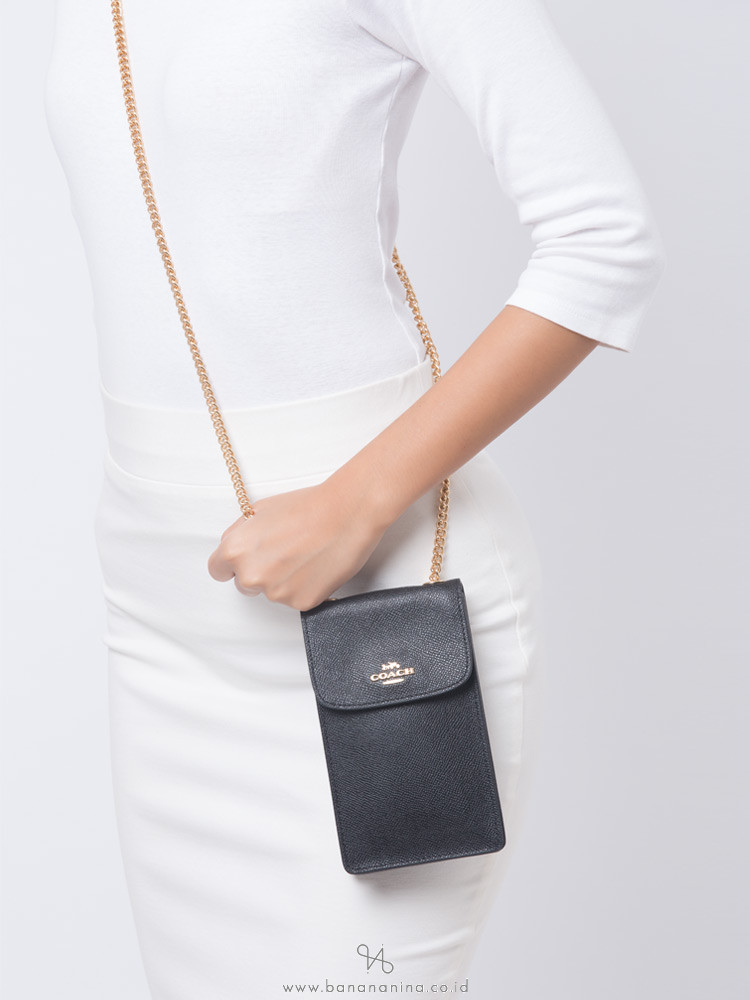 Snap phone crossbody hotsell