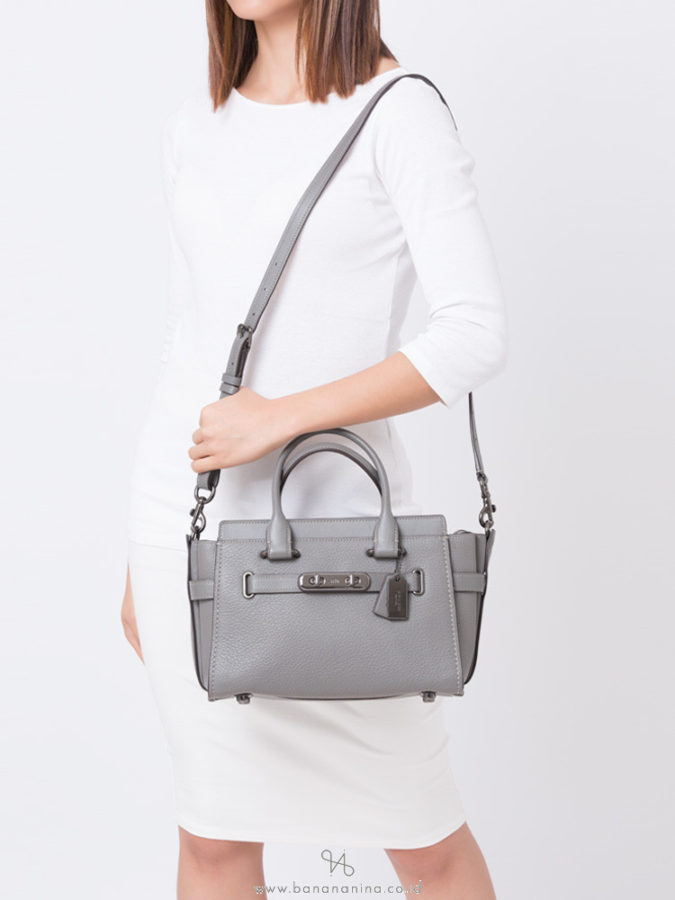 COACH 87295 Swagger 27 Pebble Leather Carryall Heather Grey