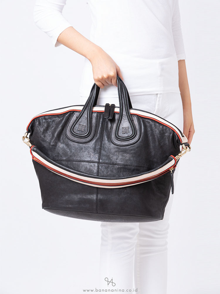 GIVENCHY Leather Medium Nightingale Black