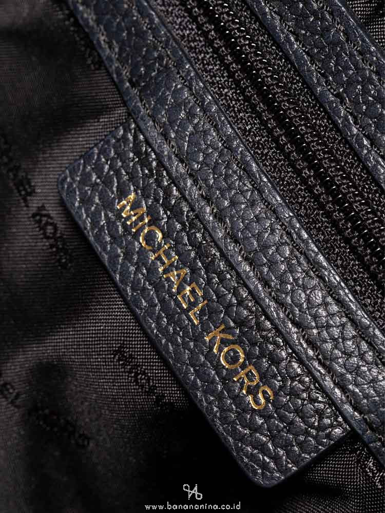 MICHAEL KORS Mercer Medium Leather Dome Satchel Black