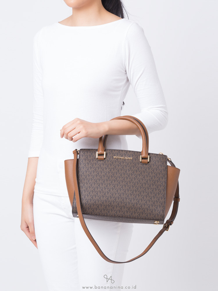 MICHAEL KORS Selma Signature Medium Satchel Brown