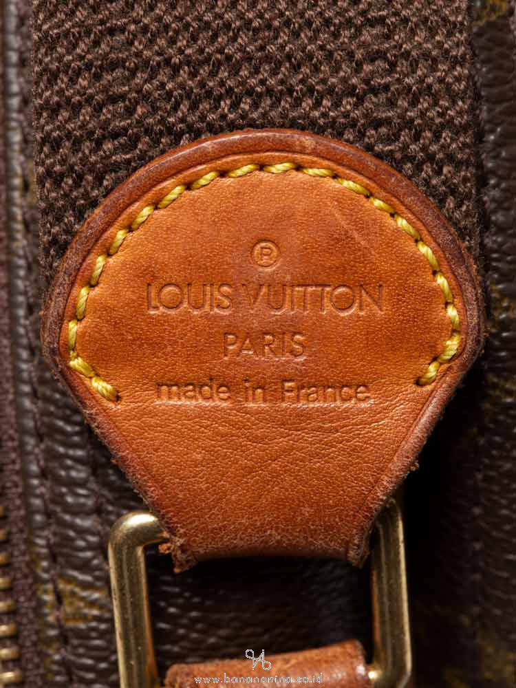 LOUIS VUITTON Monogram Reporter PM