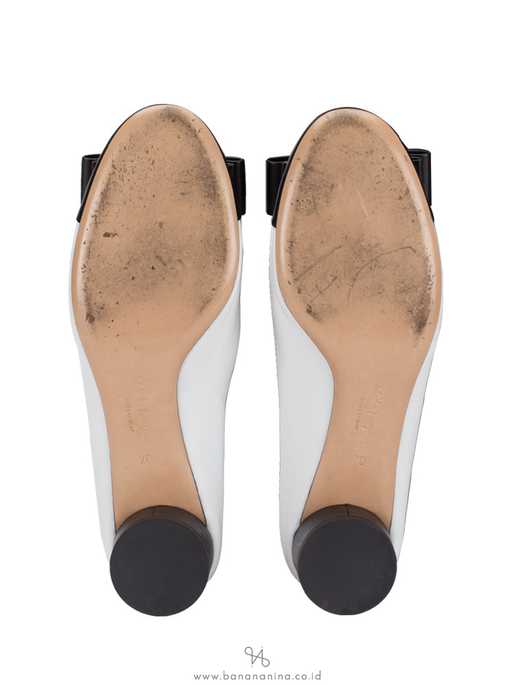 SALVATORE FERRAGAMO Ivrea 2 Tone Leather Pumps Nero Blanc Sz 7