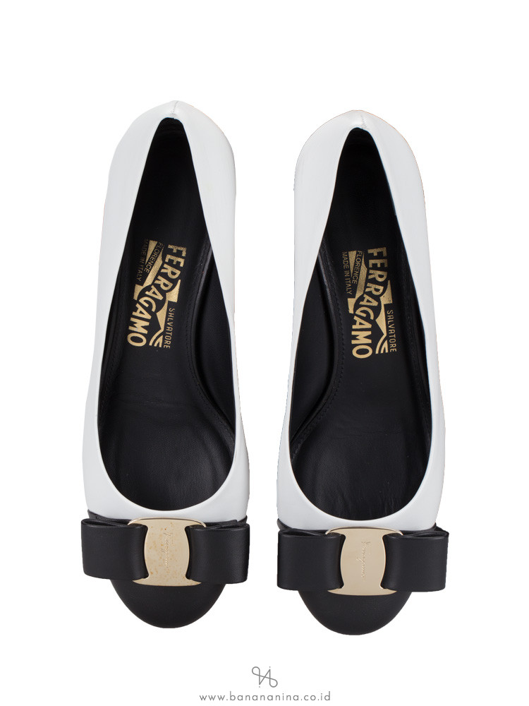 SALVATORE FERRAGAMO Ivrea 2 Tone Leather Pumps Nero Blanc Sz 7