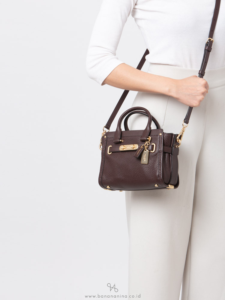 coach swagger oxblood