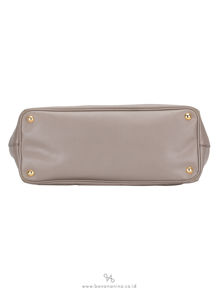 PRADA BN1786 Saffiano Lux Double Zip Tote Argilla