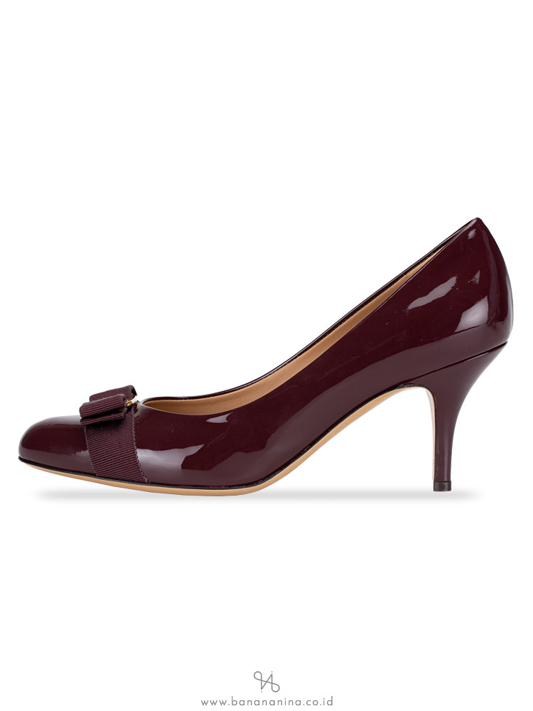 SALVATORE FERRAGAMO Carla Patent Leather Heels Burgundy Sz 9