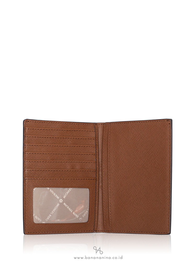 MICHAEL KORS Jet Set Travel Signature Medium Passport Case Vanilla
