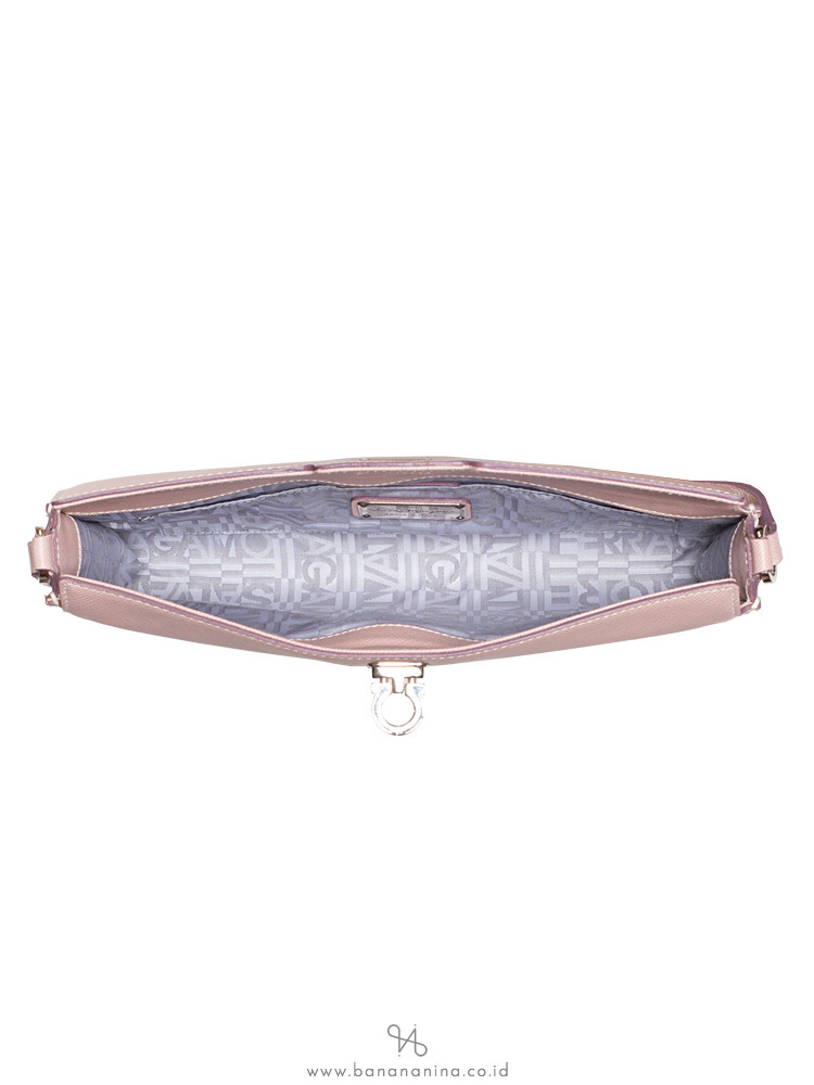 SALVATORE FERRAGAMO Gancini Leather Pochette Blush