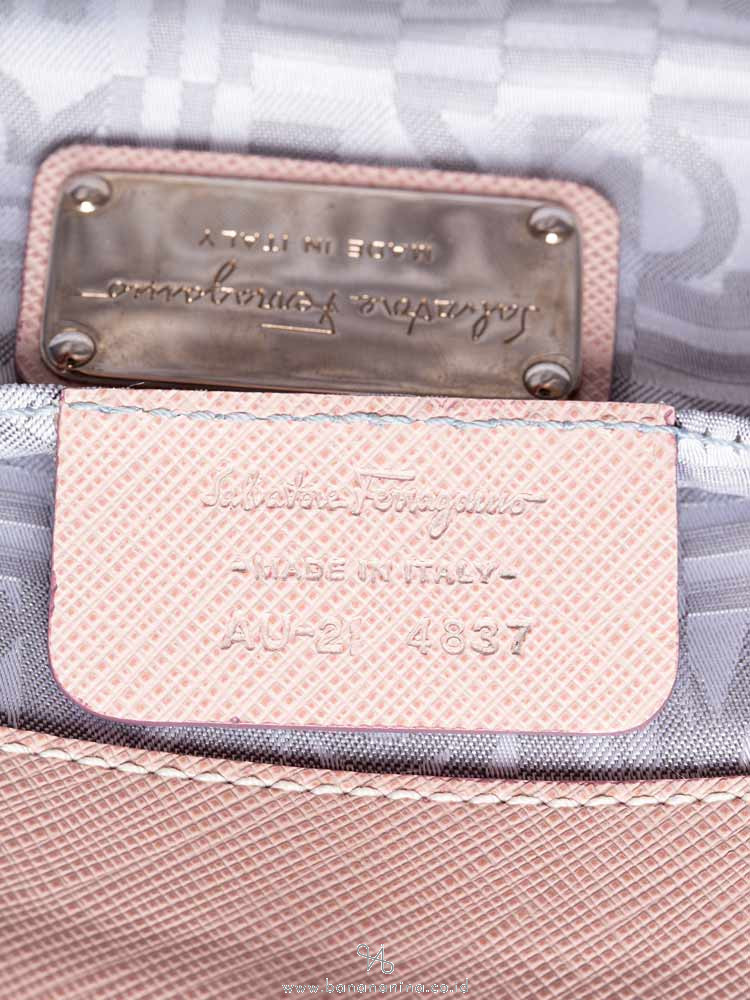 SALVATORE FERRAGAMO Gancini Leather Pochette Blush