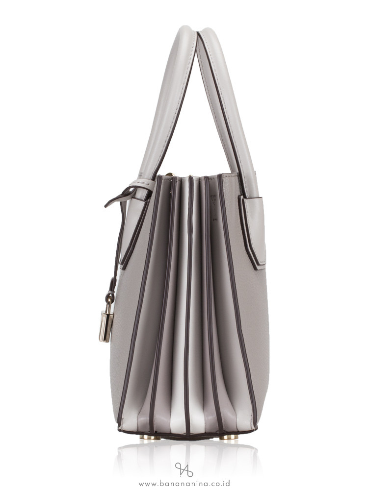 MICHAEL KORS Mercer Accordion Medium Messenger Pearl Grey