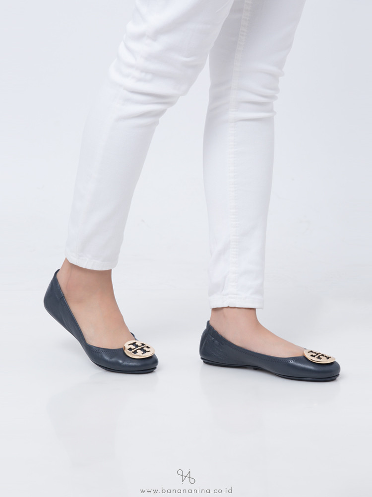 TORY BURCH Minnie Travel Flats Ink Navy Gold Sz 6