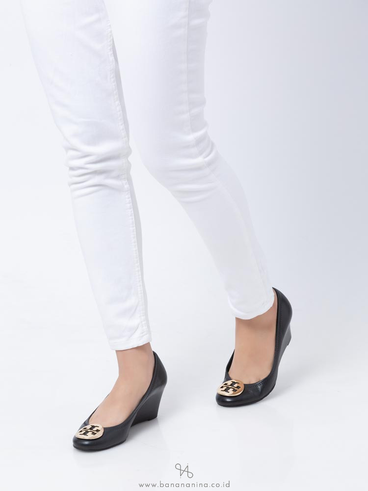 sally wedge