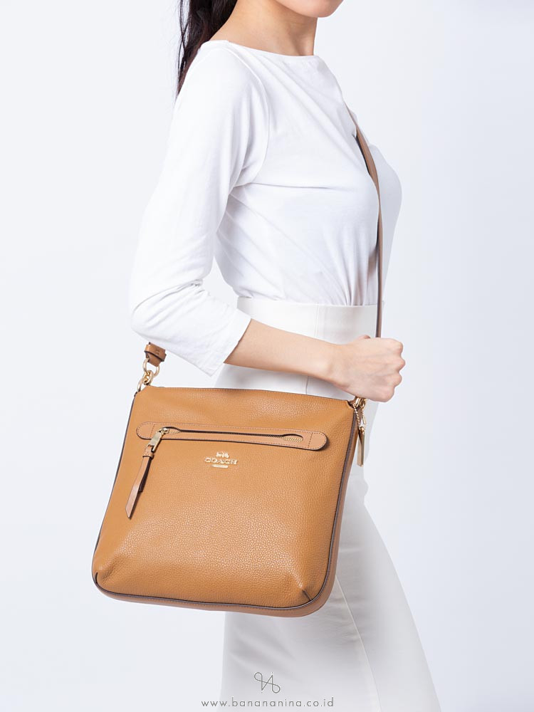 Coach Mae Crossbody Saddle 2024 favors