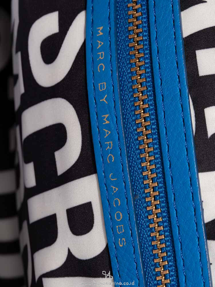 MARC JACOBS Electro Q Natasha Crossbody Electric Blue Lemonade