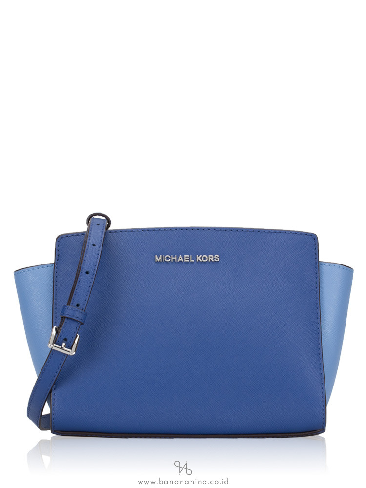 MICHAEL KORS Selma Medium Messenger Sapphire
