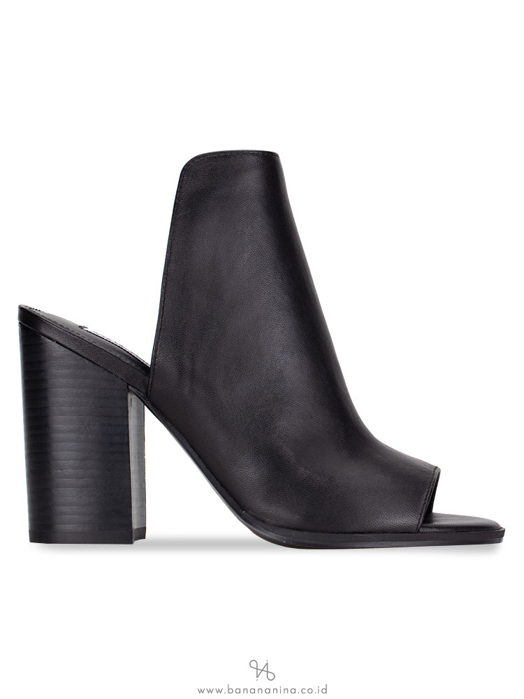 STEVE MADDEN Tilt Mule Heels Black Sz 7.5