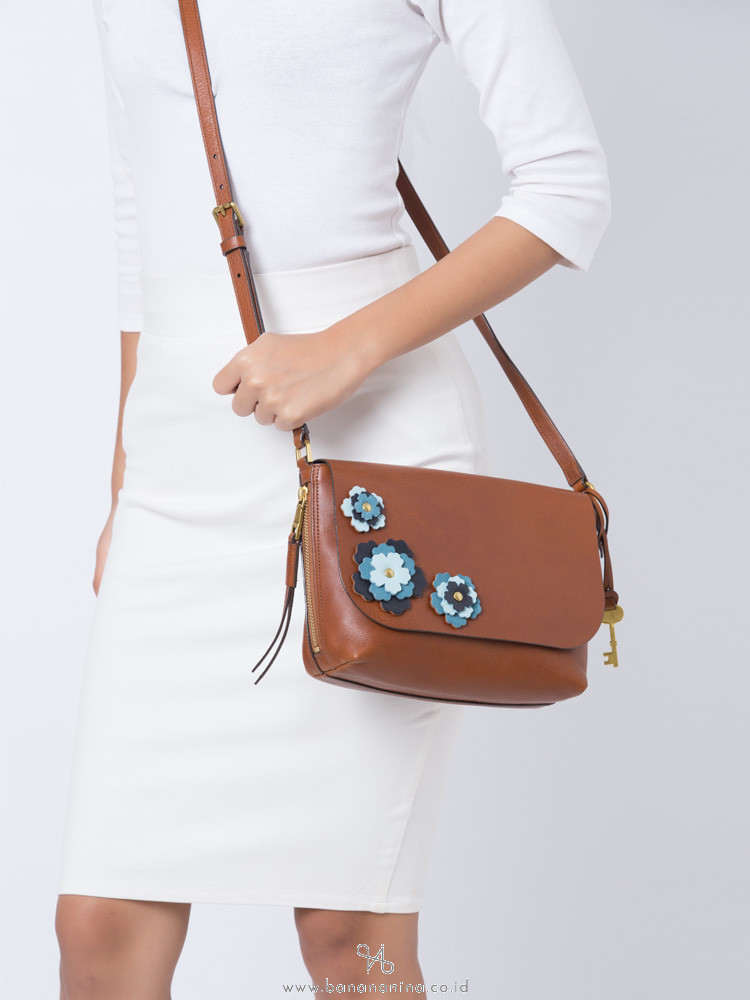 fossil maya flap crossbody