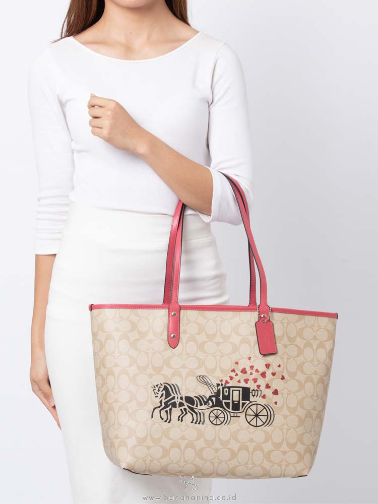 COACH 91011 Signature Horse Carriage Reversible City Tote Light Khaki Poppy