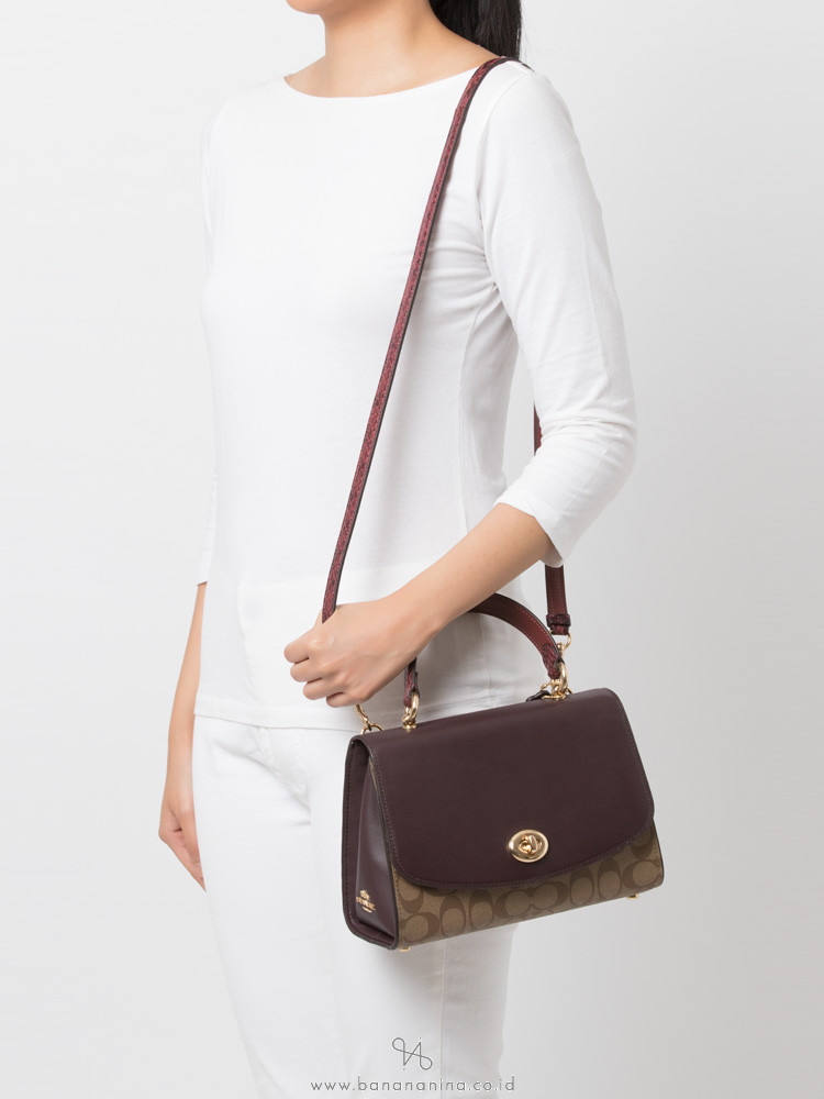Coach signature shop tilly satchel
